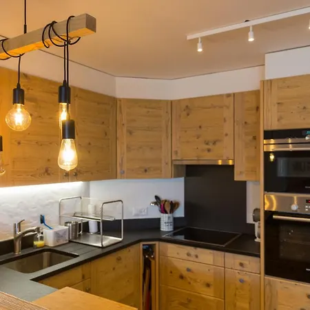 2 Bedroom - Close Lift R34-j