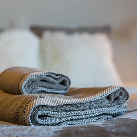 2 Bedroom - Close Lift R31