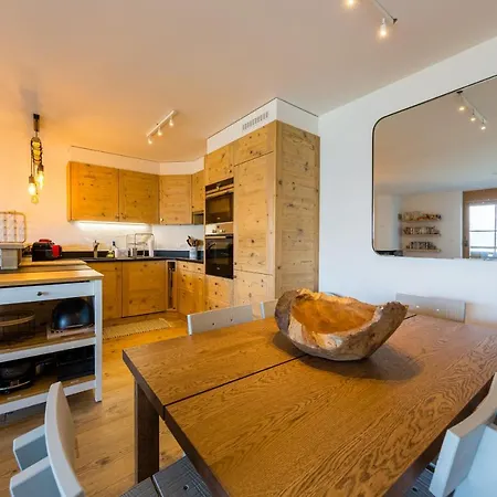 2 Bedroom - Close Lift R31 *