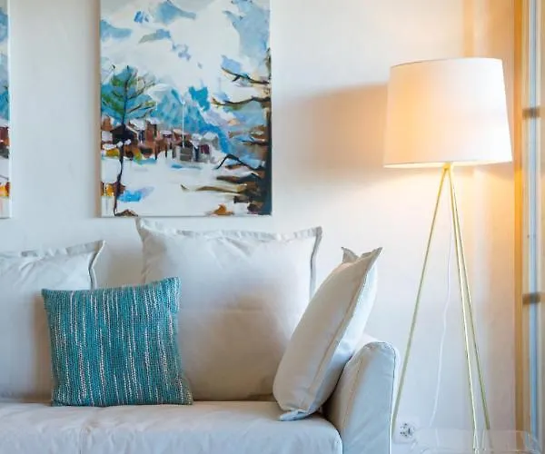 2 Bedroom - Close Lift R31