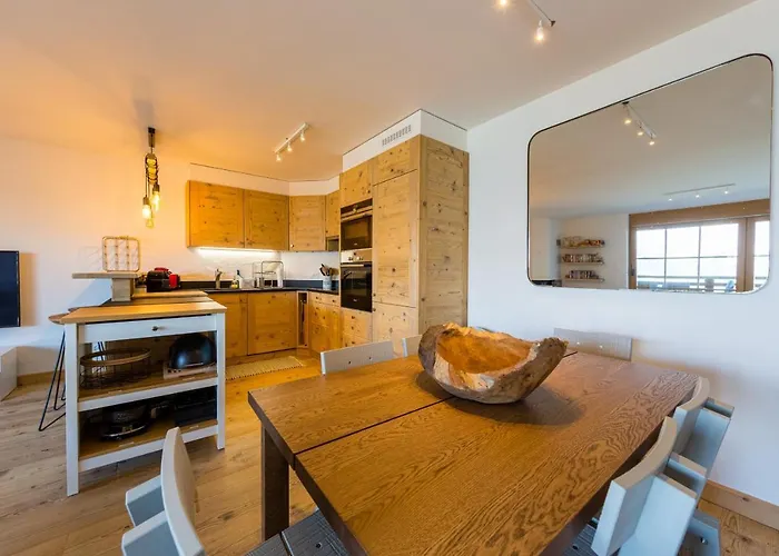 2 Bedroom - Close Lift R31 *