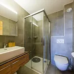 2 Bedroom - Close Lift R31